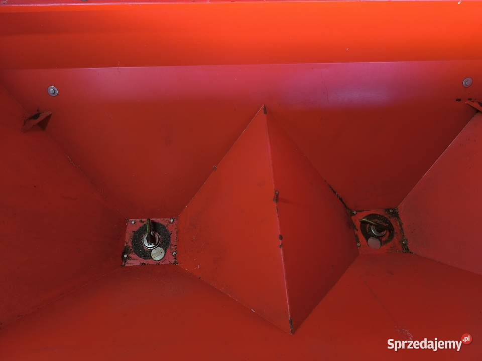 Rozsiewacz nawozów dwutarczowy N056 Choroszczynka