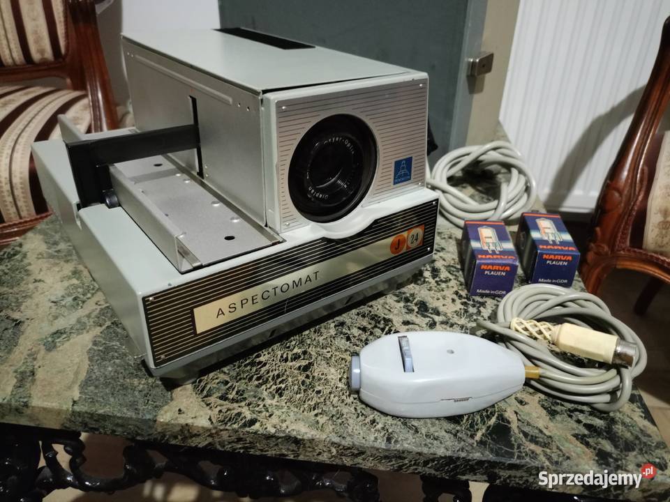 Zabytkowy Rzutnik slajdów Pentagon z pilotem Drawski Młyn