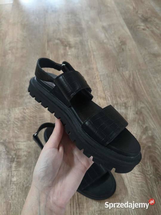 Czarne sandały FF rozmiar 36 Sandały i klapki Hajnówka