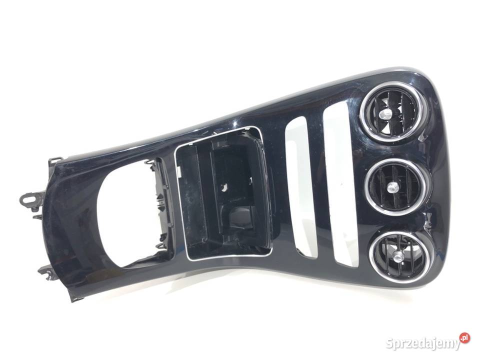 DEKOR KOKPITU KRATKA NAWIEWU PRZÓD MERCEDES GLC podkarpackie