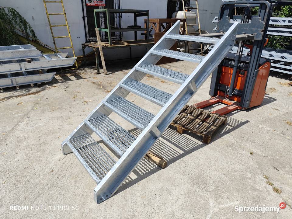 Schody metalowe wema wejście na 150 loft