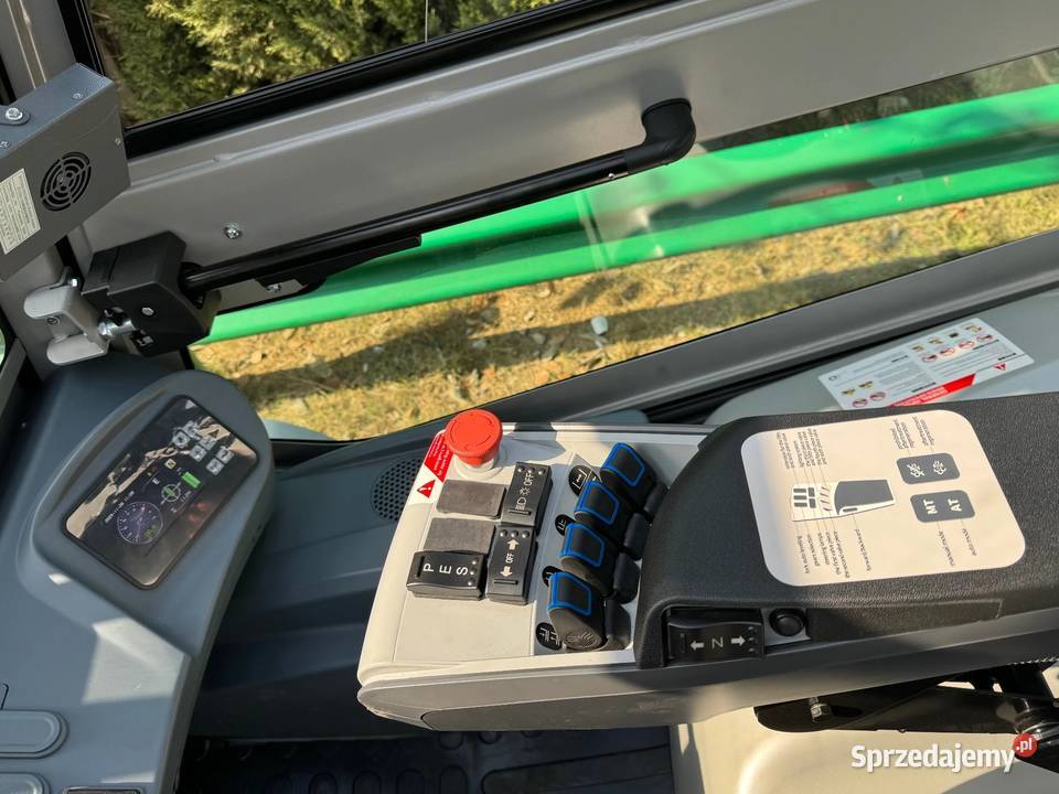 Elektryczny wózek widłowy z klimatyzacją Heli Smolice
