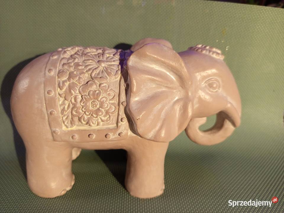 Figurka ceramiczna słonia Indyjskiego z Warszawa