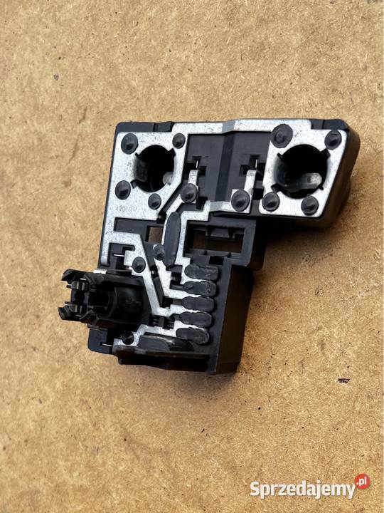 WKŁAD LAMPY PRAWY TYŁ AUDI A6 C6 KOMBI 0409r