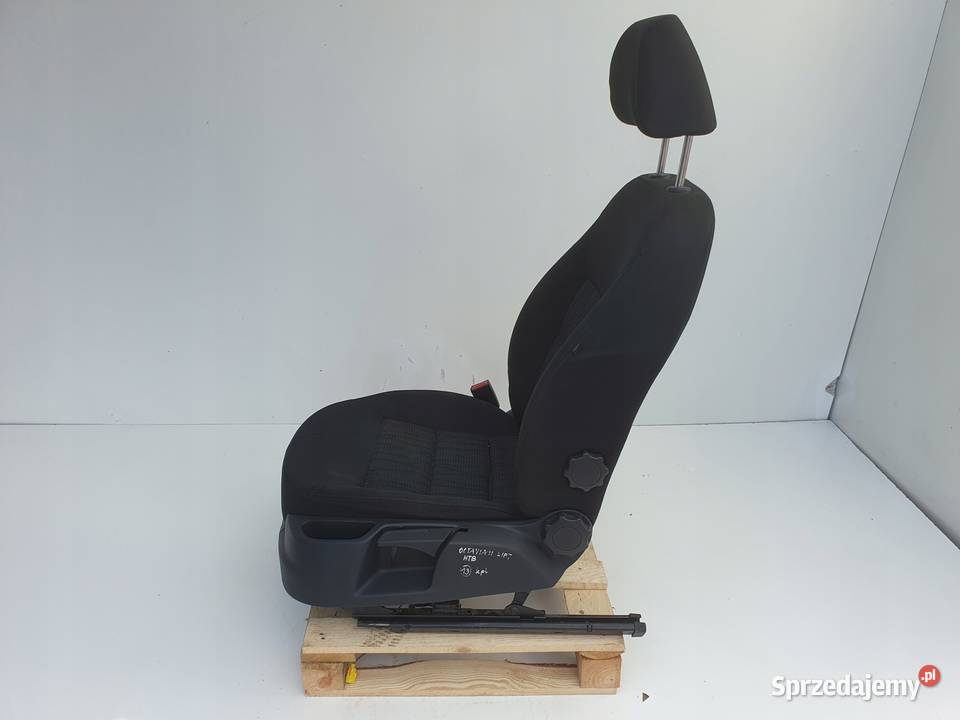 Skoda Octavia II FOTEL FOTELE KOMPLET FOTELI