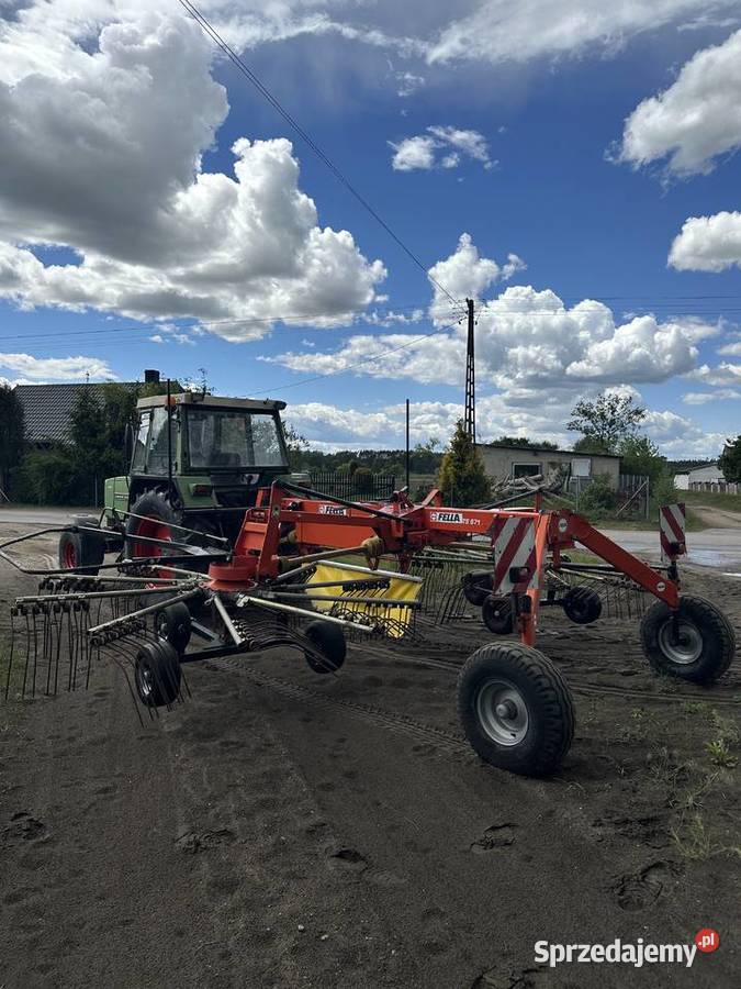 Zgrabiarka dwukaruzelowa Fella TS 671 Krone