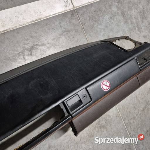 Mercedes 124 w124 deska czarna brąz nie popekana Koszalin