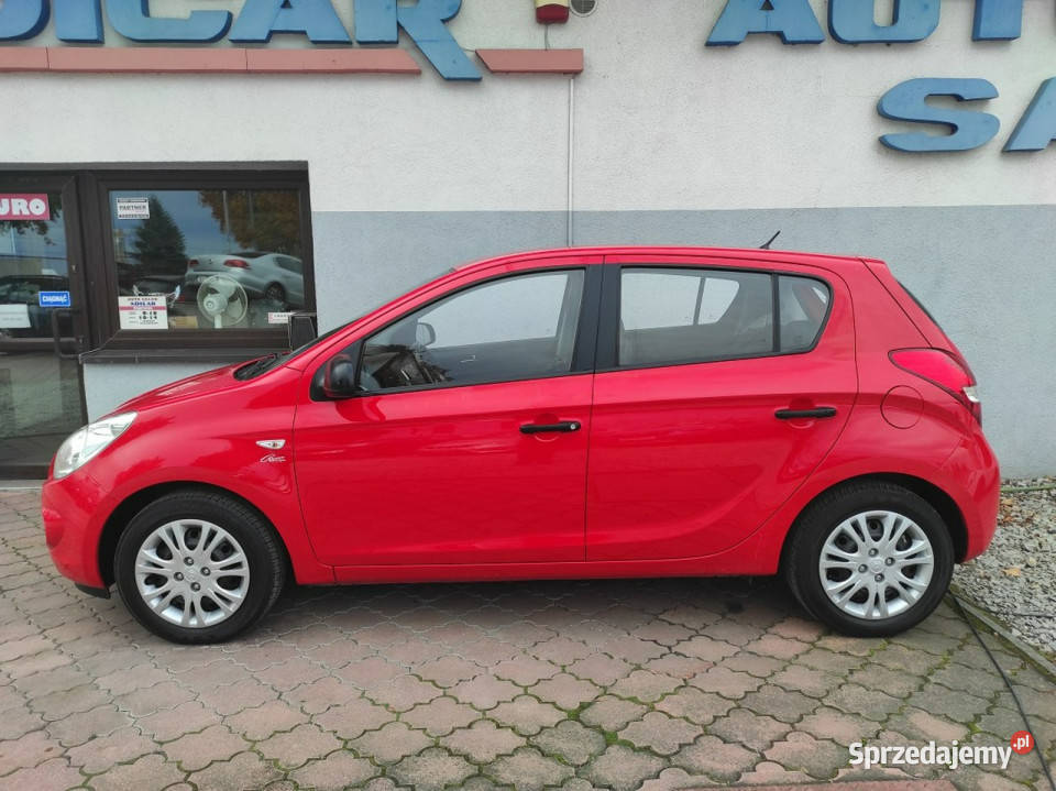 Hyundai i20 14 benzyna klima podgrz fotele sprzedam