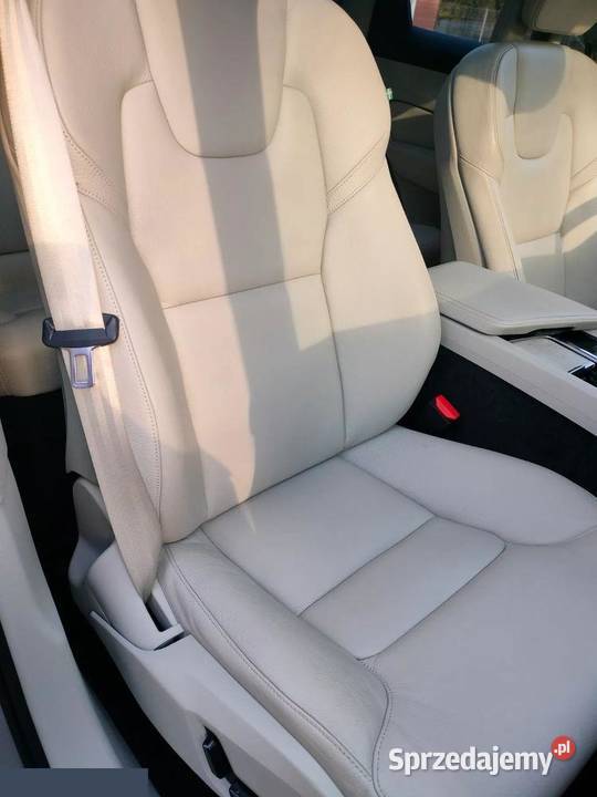 Volvo XC60 T5 4X4 Geartronic Momentum 254 2018r Kluczbork sprzedam