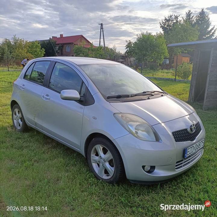 Toyota Yaris 13 automat srebrny Zduńska Wola sprzedam