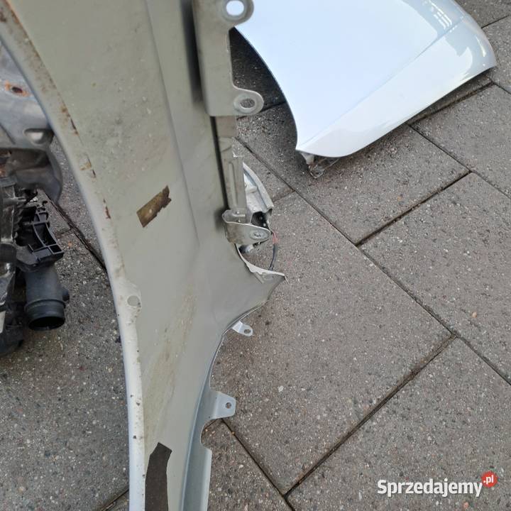 Audi A4 B8 błotniki kod lakieru LX7W i inne Jastrzębie-Zdrój sprzedam