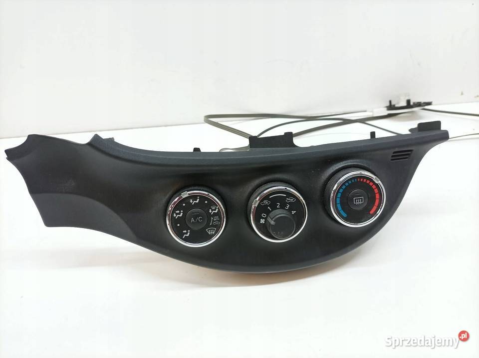 PANEL NAWIEWU LINKI W KOMPLECIE Toyota Yaris III