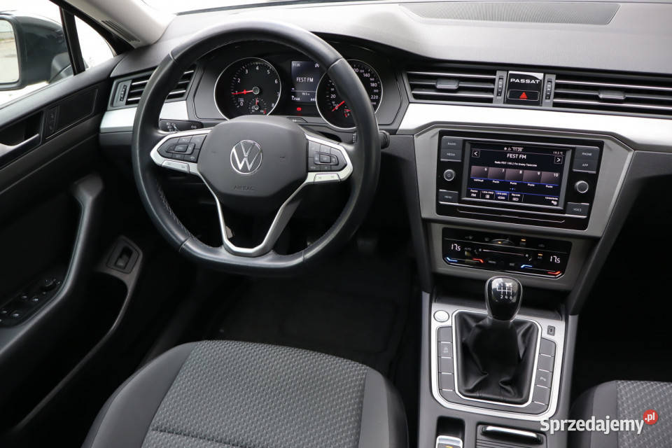 VW Passat 15 TSI szary