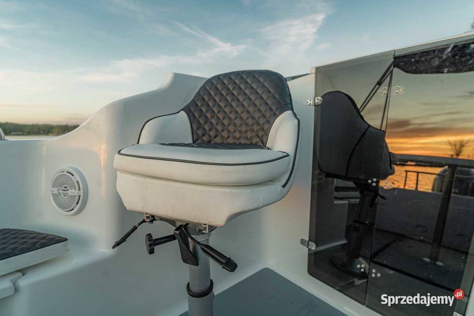 ŁÓDZ MOTOROWA KABINOWA 540 OPEN z przyczepą 750 sprzedam