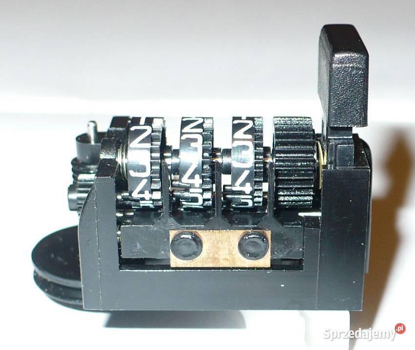 Licznik magnetofonów polskich 2 Części i akcesoria sprzedam