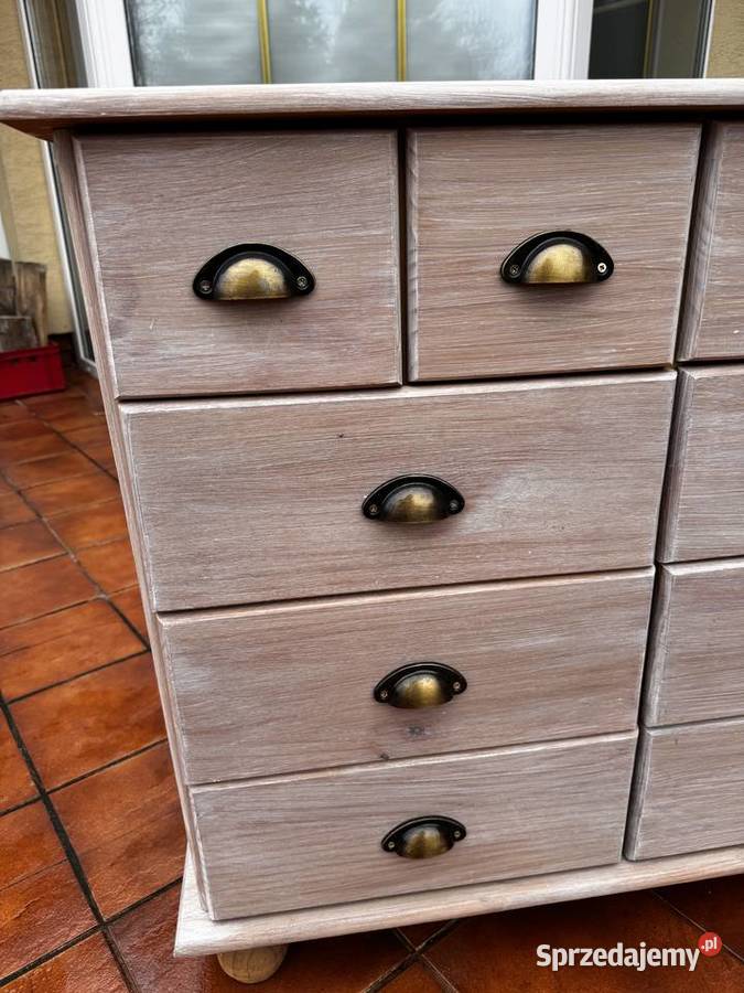 Komoda apteczna drewniana z szufladami bielona