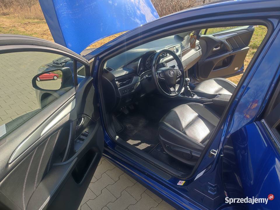 Toyota Awensis Aktive krajowy sprzedam zamiana skórzana tapicerka