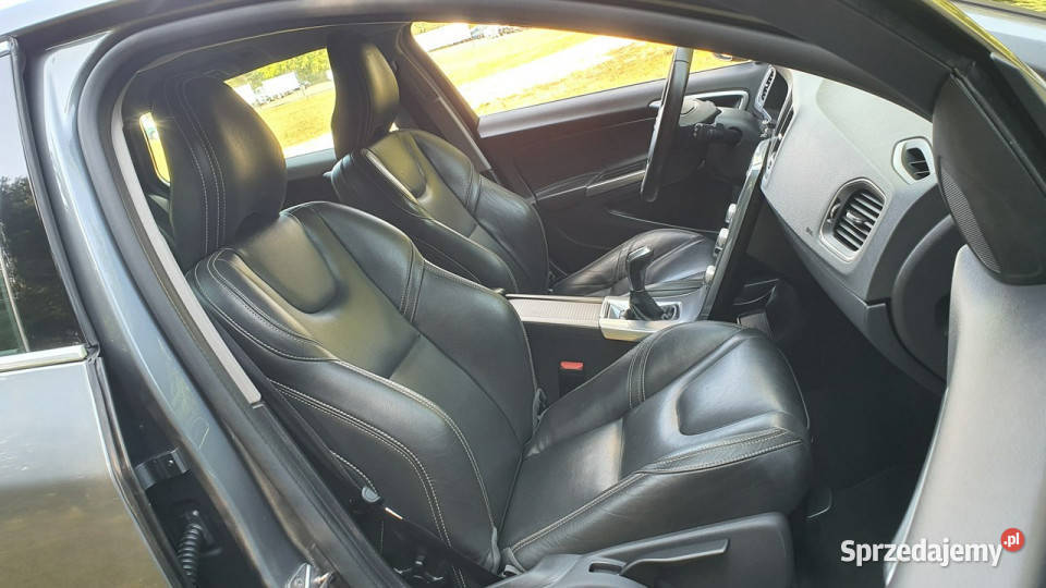 Volvo V60 20 D4 190 Momentum NAVI BiXenon Skóra czujnik deszczu Chmielnik sprzedam