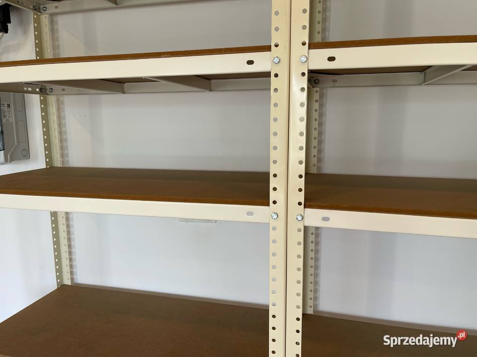Regały półkowe wypełnione płytą PRODUCENT Kozienice