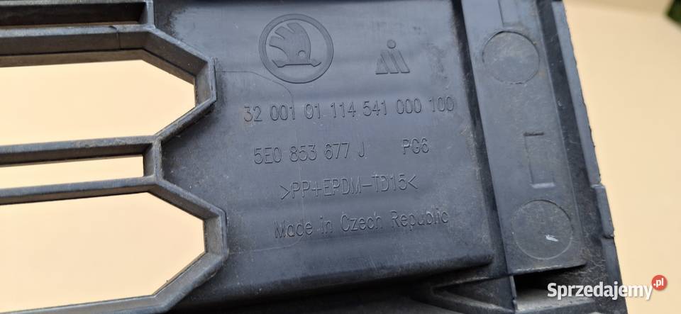 SKODA OCTAVIA III LIFT KRATKA ZDERZAKA ŚRODKOWA Bieleń