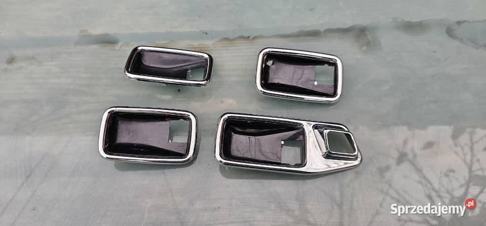 Osłona ramka klamki wewnetrznej mercedes w123 Rok produkcji 1982 Motoryzacja Zbąszyń