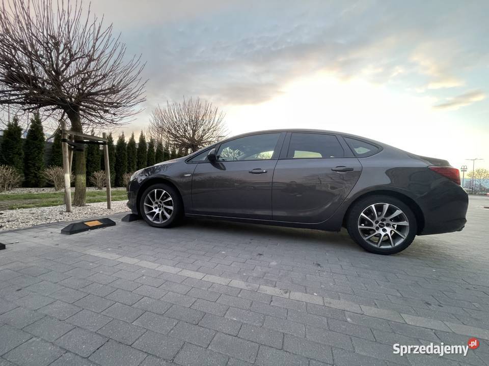 ASTRA J KRAJOWA LPG BEZWYPADKOWA lakier metallic