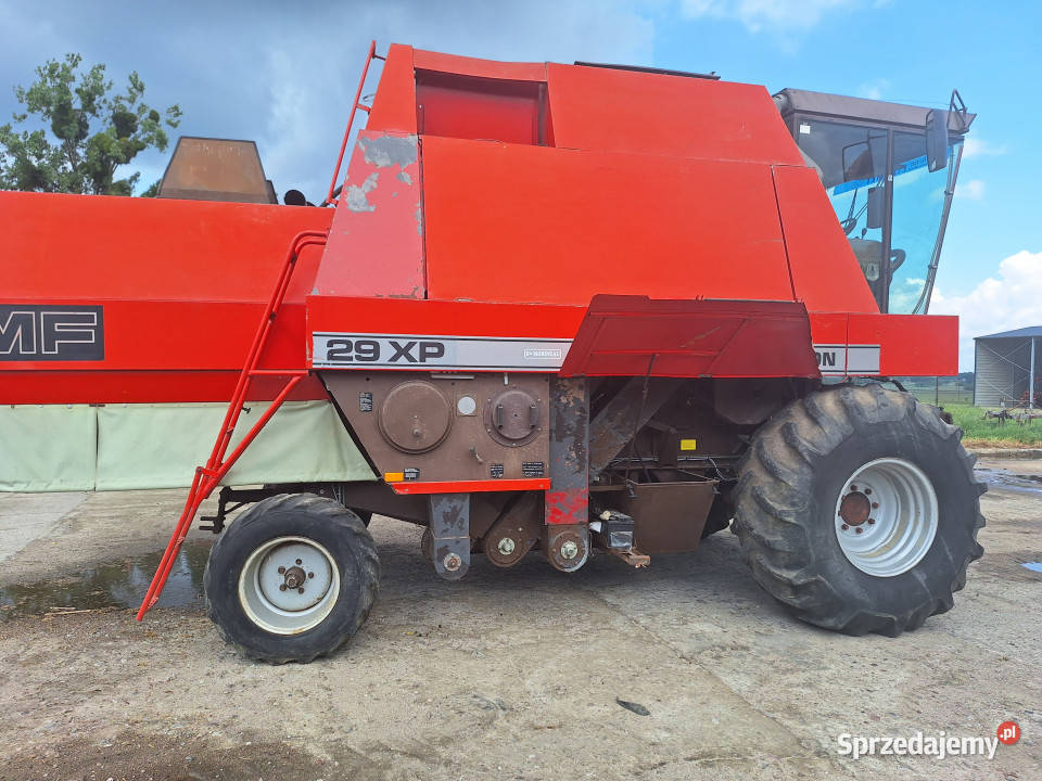 Kombajn zbożowy MasseyFerguson Massey Ferguson Szlachcin