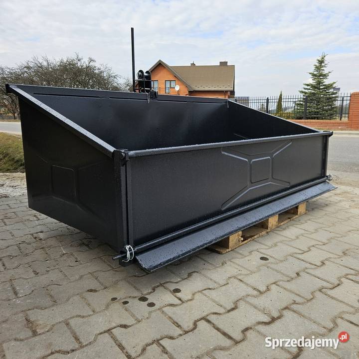 Skrzynia transportowa ładunkowa z mechanicznym