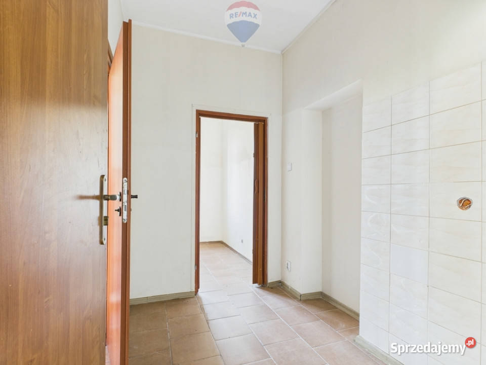 Dom z lokalem Cedry Wielkie mieszkalny sprzedam