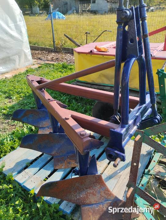 Pług 3 skibowy uszkodzony Umieszcz