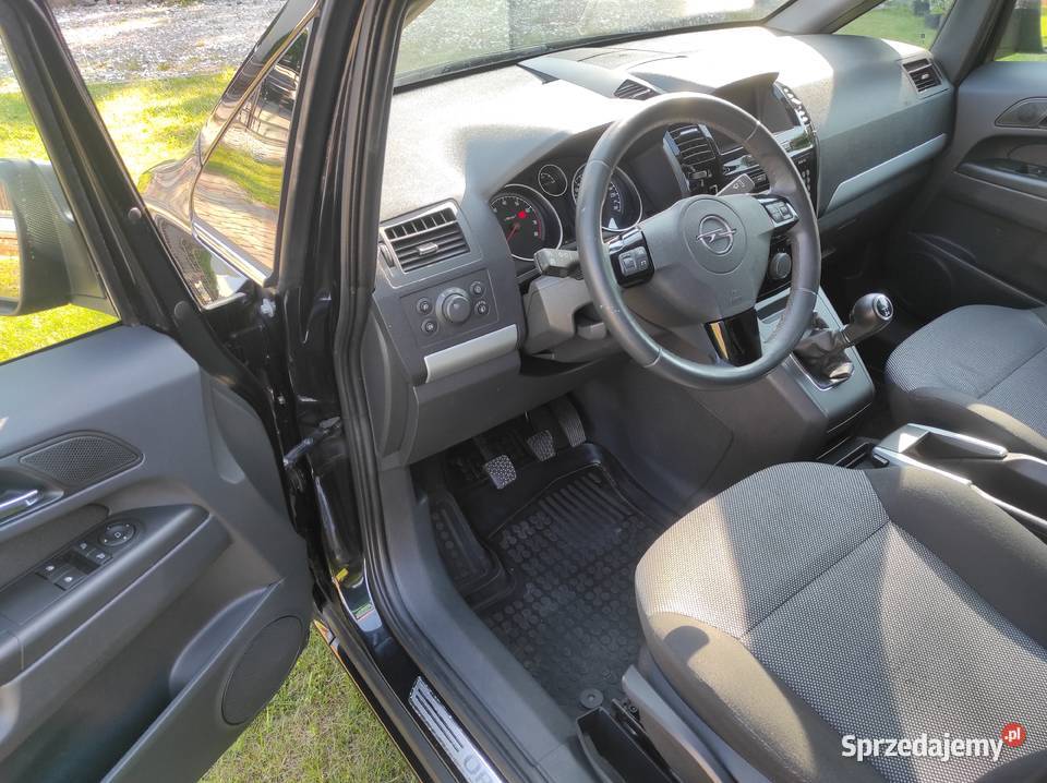 Opel Zafira B 2010 18 benzyna wersja 111 Dębica