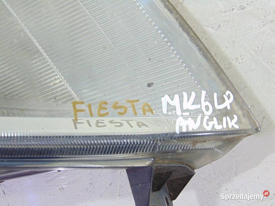 LAMPA PRAWA PRZEDNIA PRZÓD ANGLIK KIA CARENS II