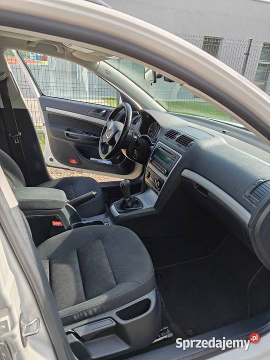 Skoda Octavia 2 fl 16 TDI zadbana doinwerstowana nieuszkodzony Łazy