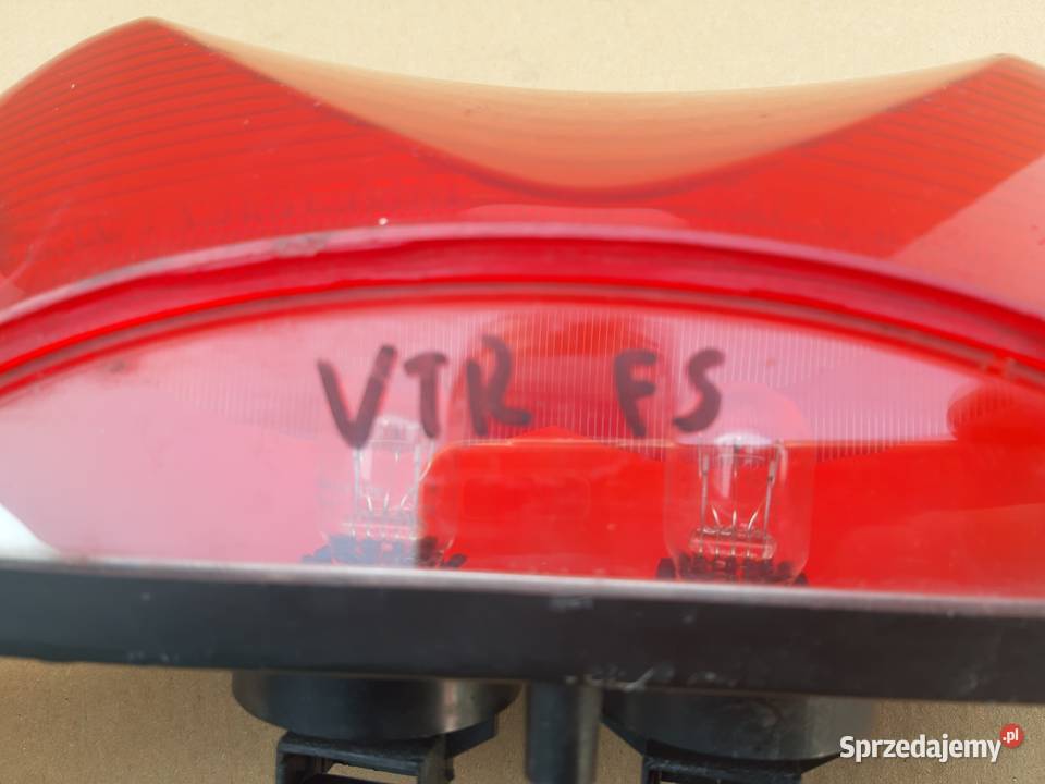 HONDA VTR 1000 SP1 LAMPA TYŁ TYLNA ORYGINAŁ Bieleń