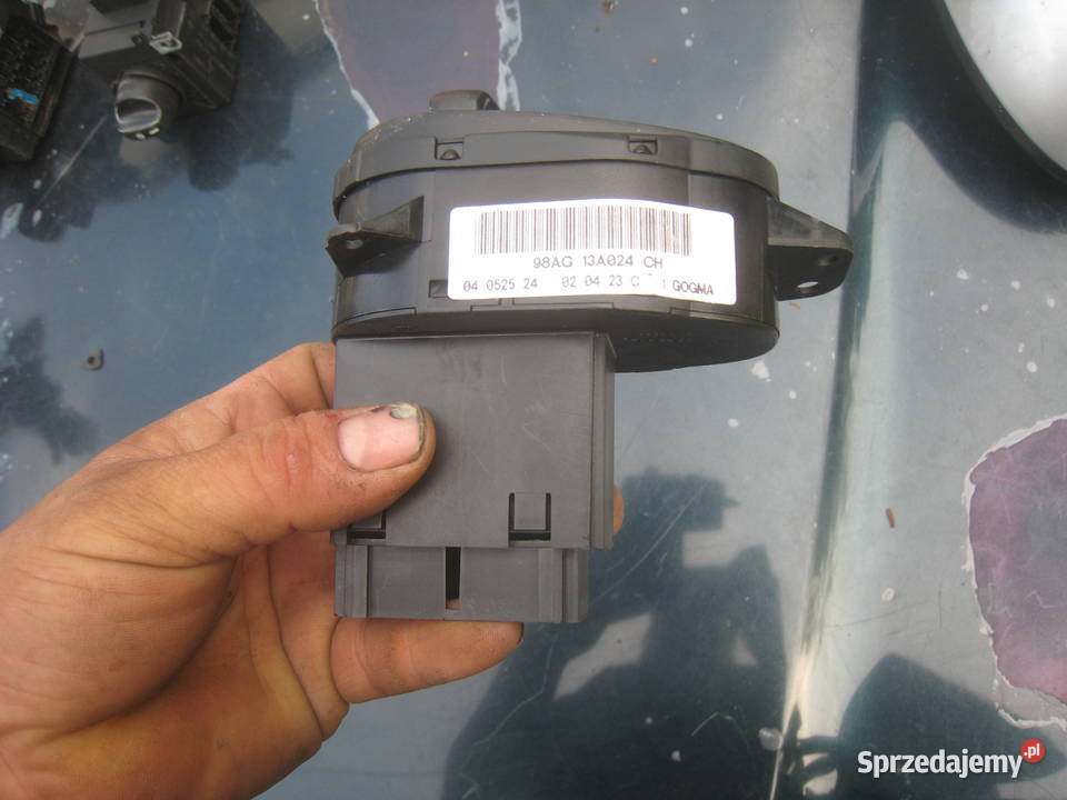 Włącznik przełącznik świateł Ford Focus mk1 9804 Motoryzacja sprzedam