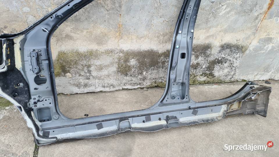 Hyundai I30 cw 1 prawy próg słupek podłużnica