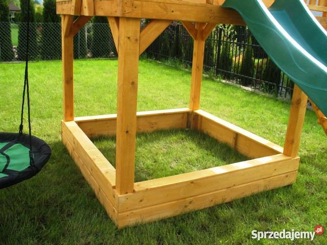 plac zabaw domek dziecka ślizg huśtawka Rychwał