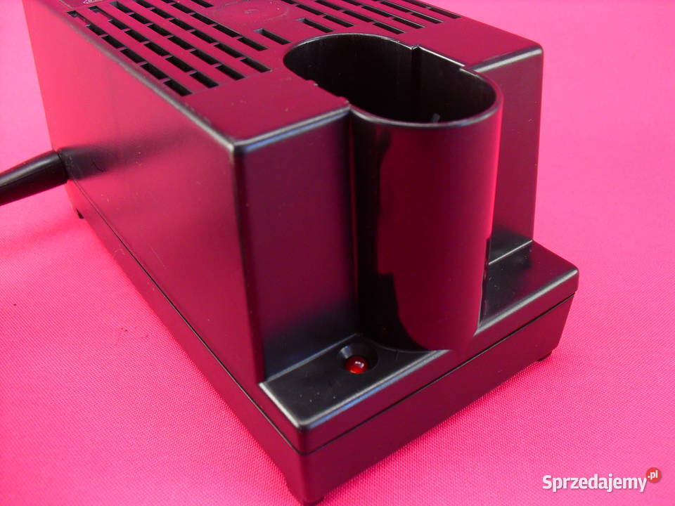 Ładowarka BOSCH Typ 2 607 224 000 Bielawa sprzedam