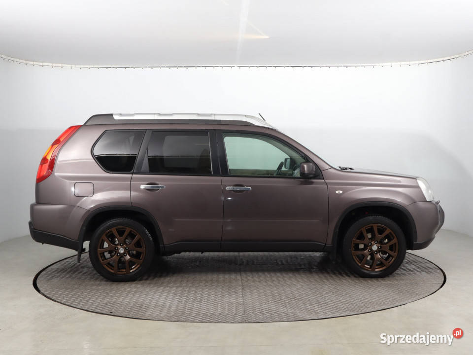 Nissan XTrail 20 dCi brązowy