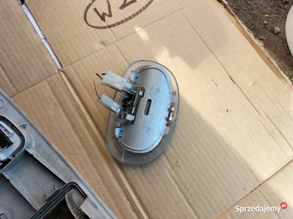 FORD MONDEO MK3 KOMBI LAMPKA PODSUFITKI WNĘTRZA Kamień-Kolonia