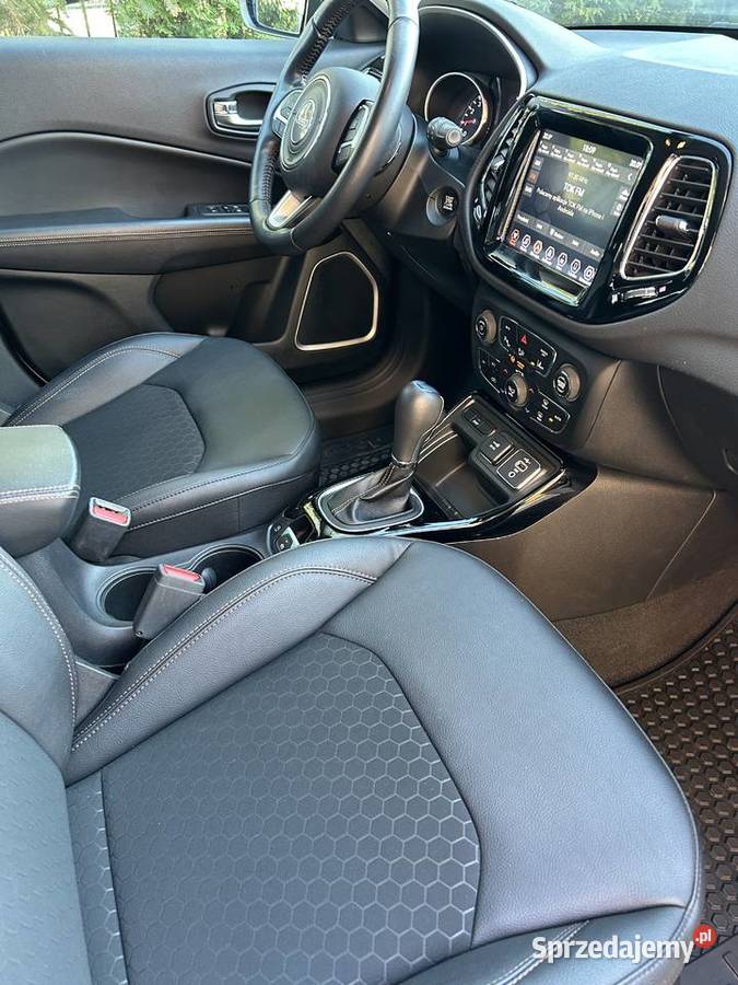 Jeep Compass bezwypadkowy salon Polska Rębiechowo