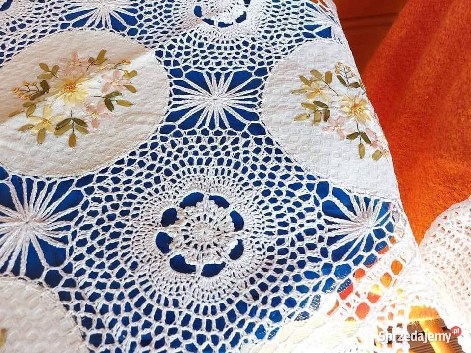 Obrus szydełko plus wstawki z haftem Alwernia