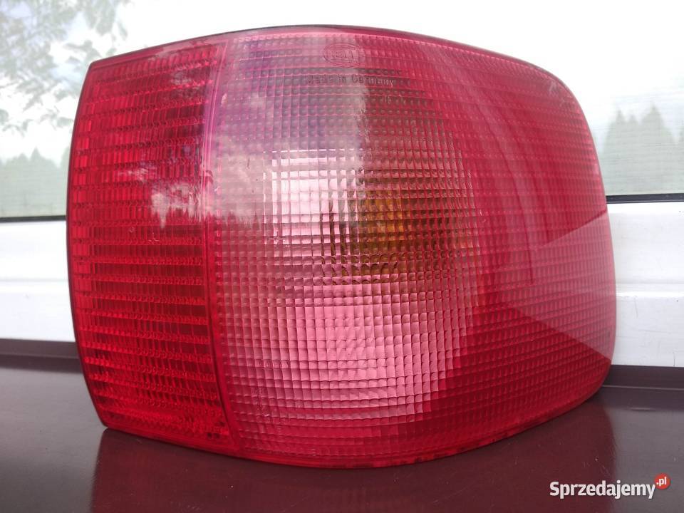 Audi 80 B4 sedan lampa tył tylna prawa w błotnik Sieradz sprzedam
