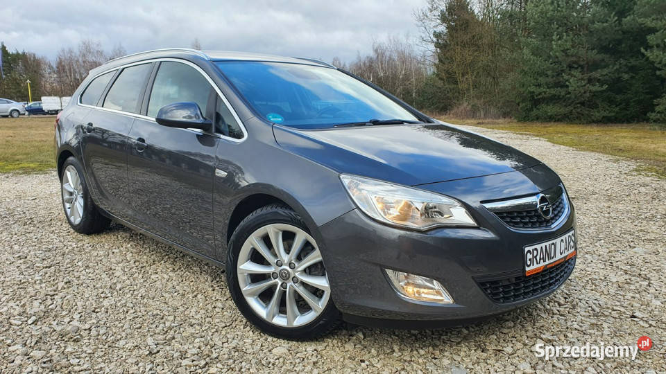 Opel Astra 16T 180 Sports Tourer Full Mega Stan nawigacja Astra świętokrzyskie sprzedam