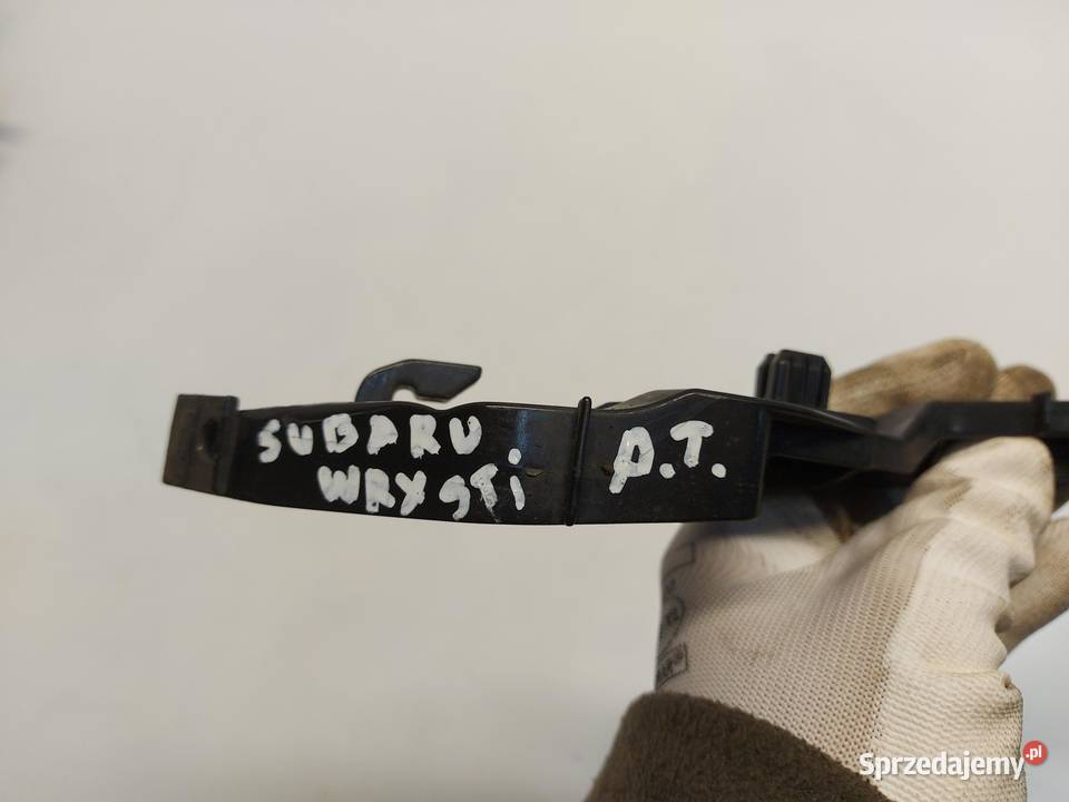 Subaru WRX STI 2015r mocowanie ślizg zderzaka