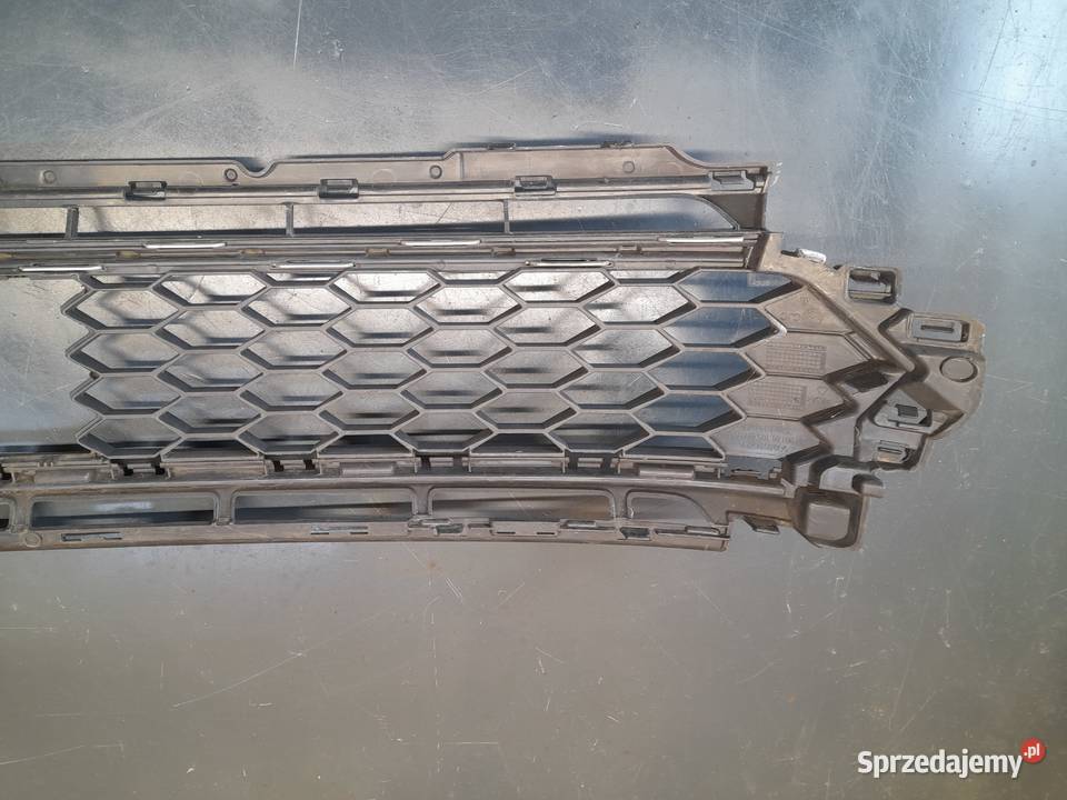 KRATKA ZDERZAKA PRZÓD ŚRODKOWA VW GOLF VII 7
