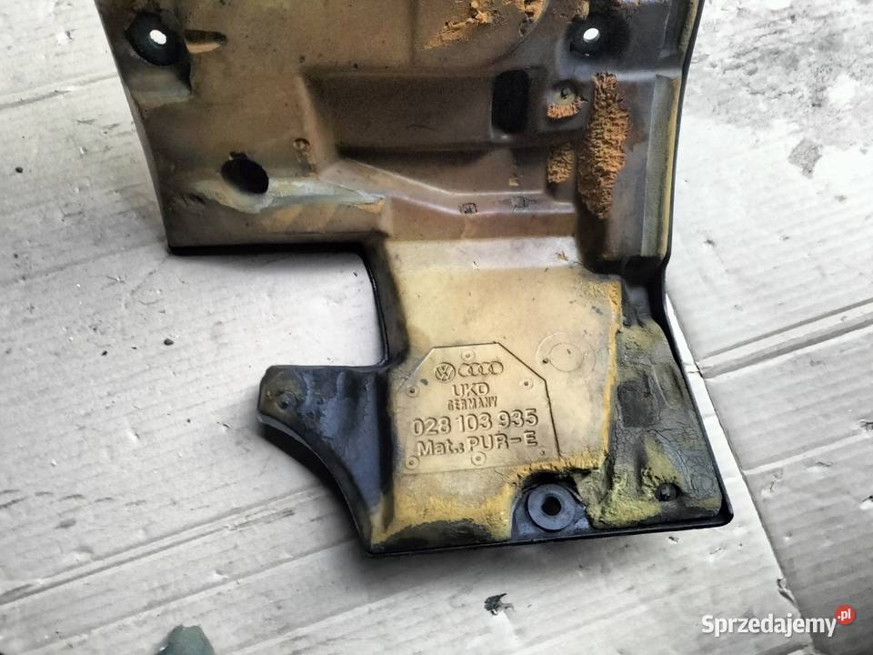 AUDI 80 B4 80B4 19TDI OSŁONA SILNIKA 028103935 Kamień-Kolonia