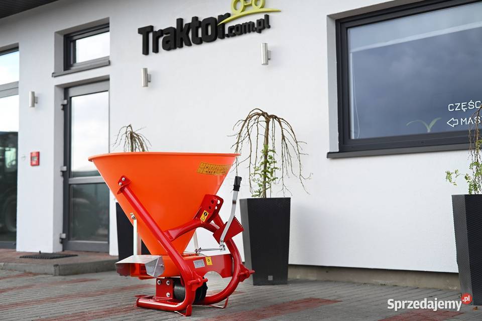 Rozsiewacz sadowniczy z przystawką S200 Strumyk podkarpackie Tajęcina