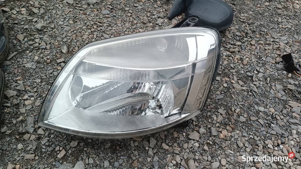 Lampa lewa przednia przód Peugeot Partner lift osobowe Radłów