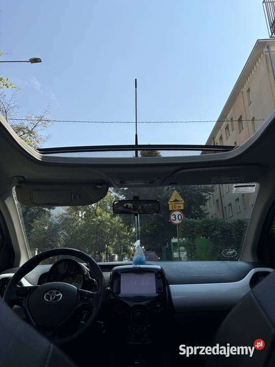 Toyota Aygo wer XWave składany dach kamera nieuszkodzony Warszawa